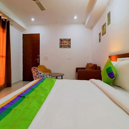 Treebo Rejoice 52 - 3Km From Huda City Metro Station Badshahpur Exterior foto