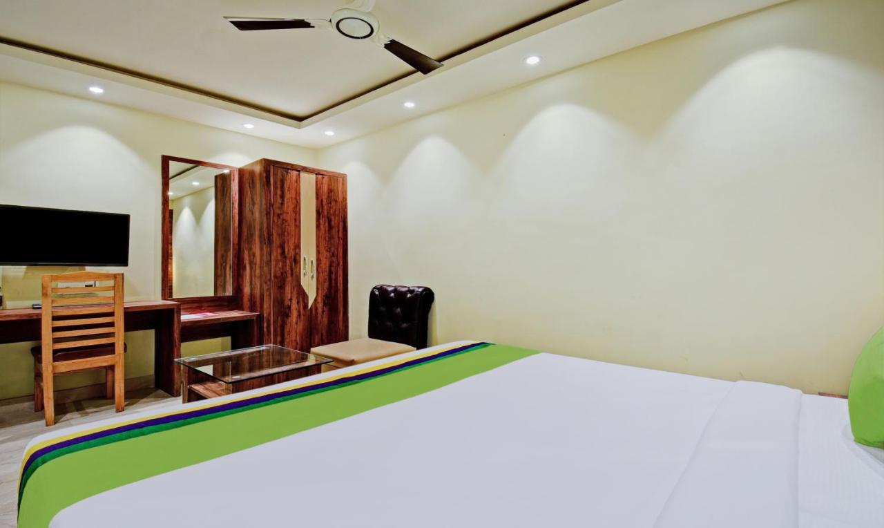 Treebo Rejoice 52 - 3Km From Huda City Metro Station Badshahpur Exterior foto