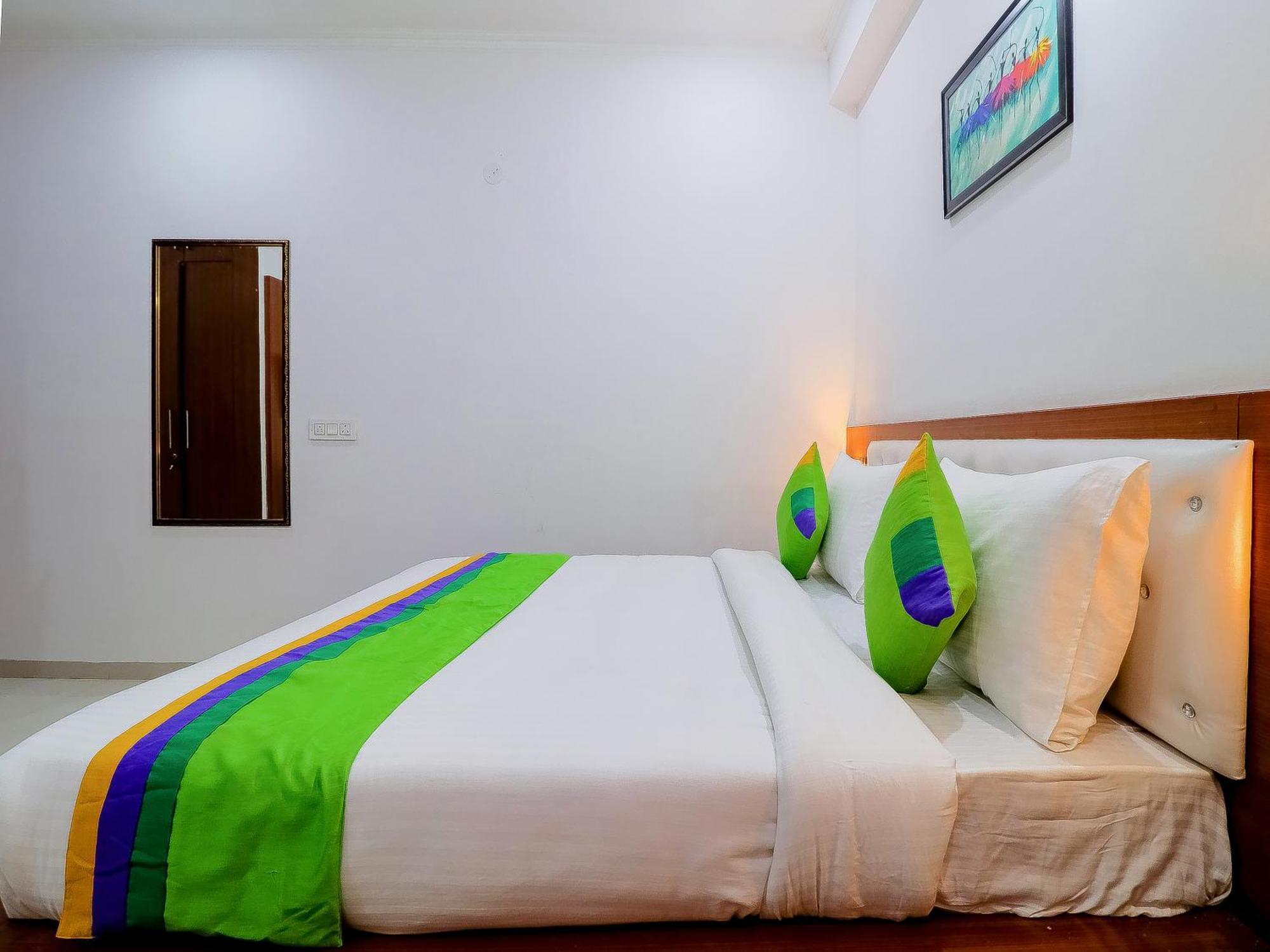 Treebo Rejoice 52 - 3Km From Huda City Metro Station Badshahpur Exterior foto